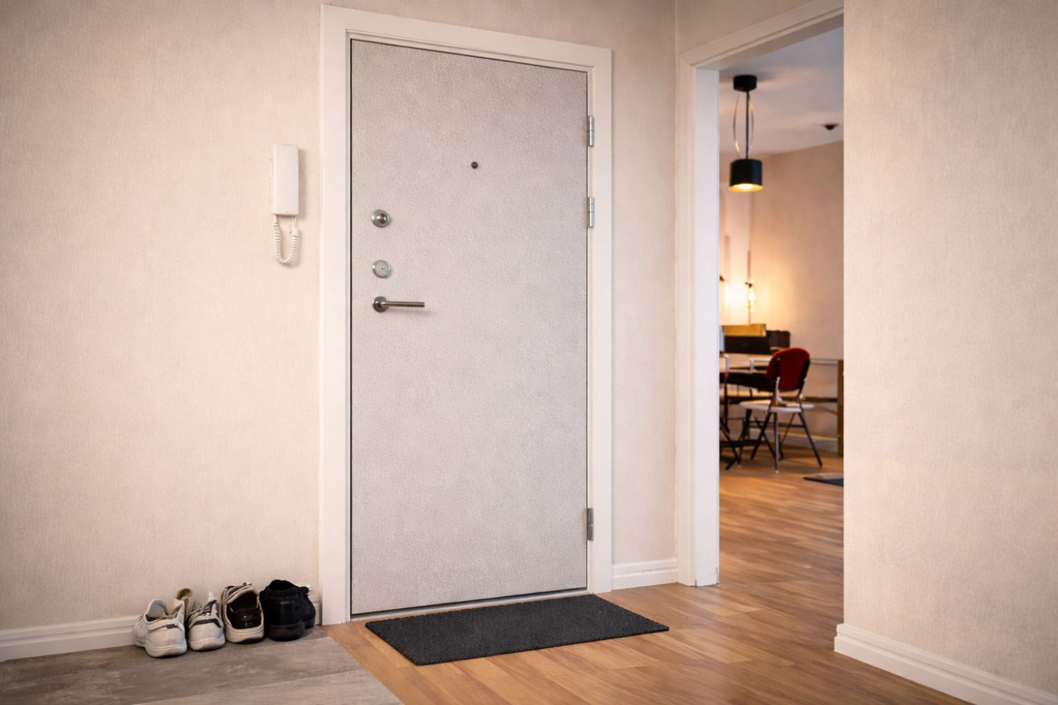 Säkerhetsdörr med korrekt passform och tätning